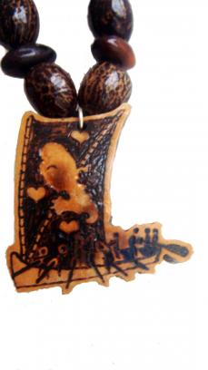 Pendentif kwi yoles mada